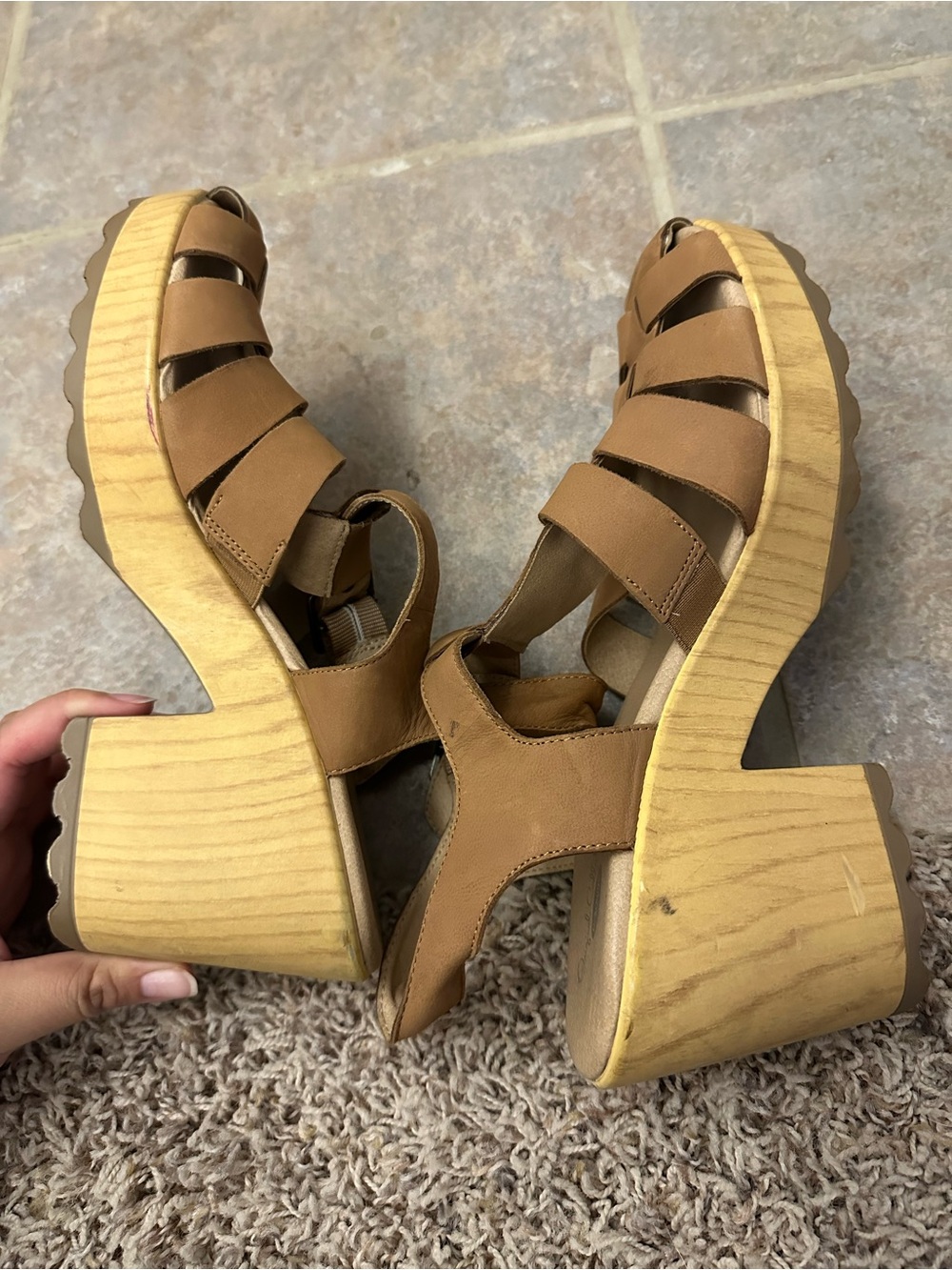 Dr. Scholl's Tan Platform Sandals with Wood-Effect Heel